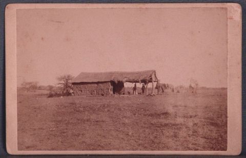 Rimathe, Rancho entrerriano y Domingo en el campo, fotografas pequeas, de formato apaisado con escenas de ranchos.
