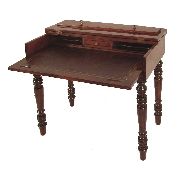 Desk, madera frutal, con filetes de bano.