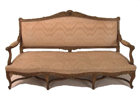 Pzs. Jgo. de Sala, estilo Regence, sof y 2 sillones.