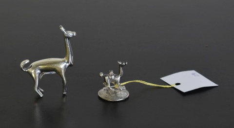 Llamas pequeas en metal plateado Peruanas. 2 Piezas