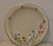 Juego de mesa y t Krautheim - Bavaria Wieseiugrund porcelana, con flores polcromas 32 playos (1 casc), 12 hondos, 6