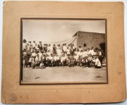 FERNNDEZ AQUILINO, fotografa de gran tamao, COMERCIANTES EN UN MERCADO FESTEJANDO, circa1916.