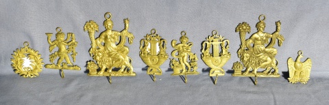 Diez colgantes de bronce dorado. Figuras clsicas. 1-2-2-5-Casa Veltri.