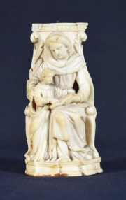 La Leccin, talla de marfil. - 11- Santa Ana en un silln y la Virgen.