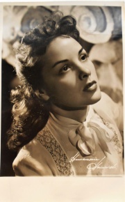 HEINRICH, Annemarie. Fotografa de la actriz argentina, ELISA GALVE, ao 1949, mide: 11 x 17 cm.