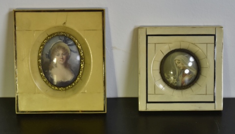 Dos Miniaturas, Lminas de La Virgen y Mujer, enmarcadas.