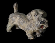 Perro, escultura de cermica firmada Teglio. Restaurada. Frente 24 cm.