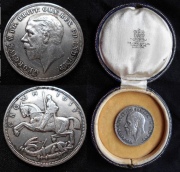 GEORGE V DE GRAN BRETAA, moneda en plata esterlina con estuche, del Jubileo del Rey, ao 1935, pesa 28.3 gramos.