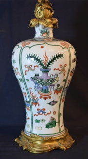 Vaso chino de porcelana transformado en lmpara.