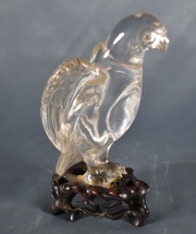 Aguila de cristal de roca, restaurada con averas. (81)
