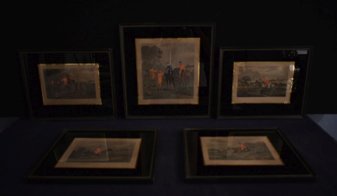 Cinco grabados ingleses (316) Escenas de cacera. Marcos miden: 28 x 26 y 22 x 26 cm.