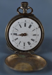 Reloj de Bolsillo Pequeo de plata 800, desperfectos. (572).