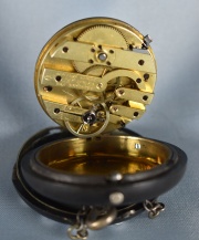 Reloj de Bolsillo Ch. Dudin Brevete, con nmeros romanos blancos sobre violeta. Roturas. (579).