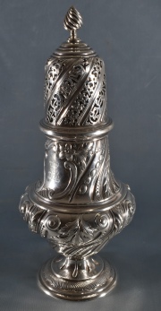 Cernidor plata inglesa, Alto 25 cm. Peso 430 g. Ao 1885.