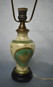 Lmpara, vaso de cermica esmalte verde. 52 cm.