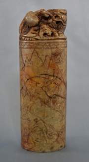Sello de piedra con carcteres orientales. Restauro. 15 cm.