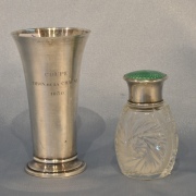 Vaso pequeo de plata Alemana y Perfumero de cristal y tapa de esmalte. 2 Piezas