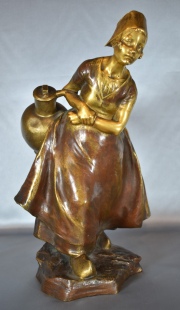 Pernot, H. Joven Bretona cargando agua, bronce, fundicin Siot Paris. 39 cm.