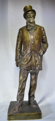 Leandro N. Alem. Escultura en bronce, fundicin C.Cerana. Alto: 66 cm.