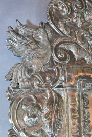 Espejo Altoperuano, Siglo XVIII, de plata con decoracin floral y aves. 90 x 70 cm.