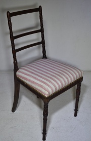 Dos sillas estilo ingls, tapizado a bastn.