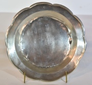 Plato chico hondo plata colonial, con inicial T. Dimetro: 19,3 cm. Peso: 280 gr