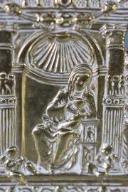 Virgen, placa pequea de bronce con soporte. 10,8 cm.