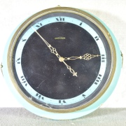 Reloj Chevron, montura verde laqueada Henri Ditisheim. Dim. 12,5 cm.