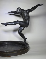 Eugene Piron. fauno danzante, escultura de bronce. Alto: 33 cm. Dimetro: 31 cm.