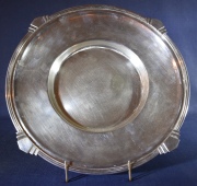 Fuente circular Art Deco, James Dixon, de metal plateado. Dimetro 32 CM.