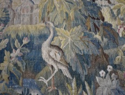 Tapicera Verdure, paisaje con bosque y aves. Mide: 253 x 286 cm.