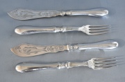 Cubiertos pescado, metal plateado Krupp Berndorf alemán; 12 cuchillos 18 tenedores. 30 Piezas
