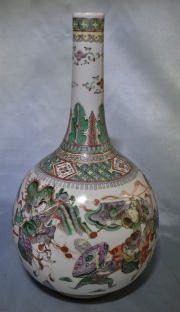 Vaso chino, porcelana globular. Alto cuello cilíndrico. Mínima cascadura. Alto: 35 cm.